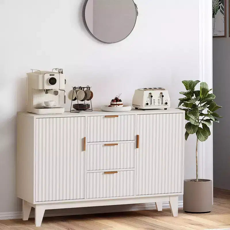 Mobile credenza scanalato bianco/marrone con 3 cassetti e 2 ante, montaggio da 1 persona