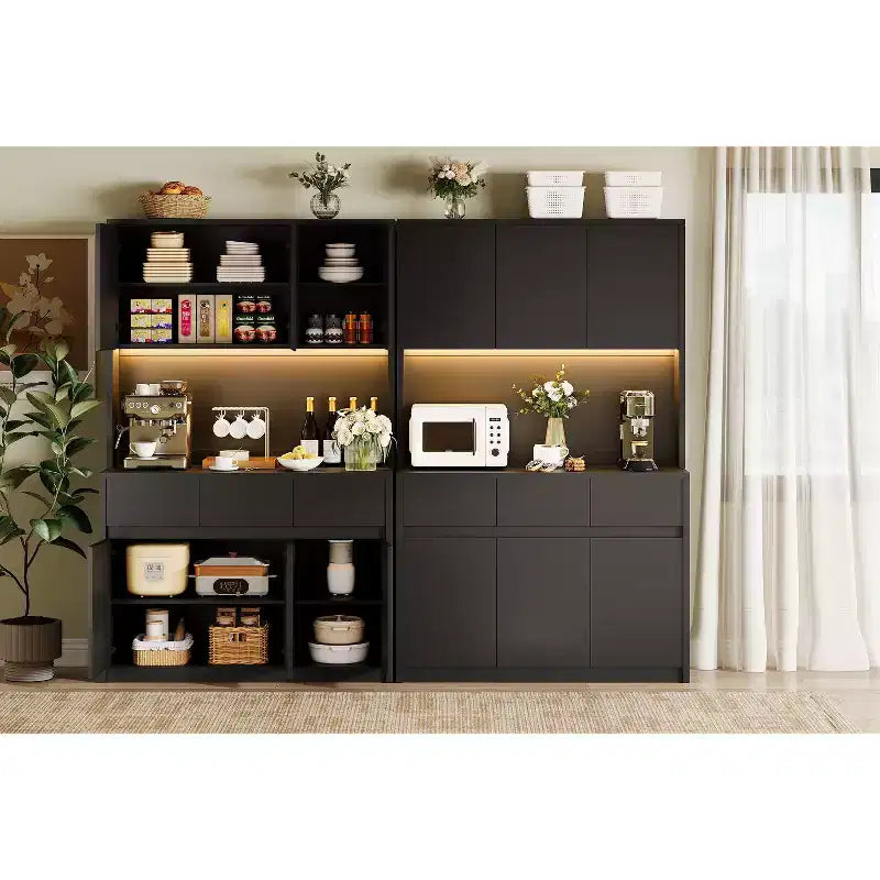 Credenza dispensa da 70" (178 cm) Nera/Grigia/Bianca con Stazione di Ricarica, Supporto per Microonde e 3 Cassetti
