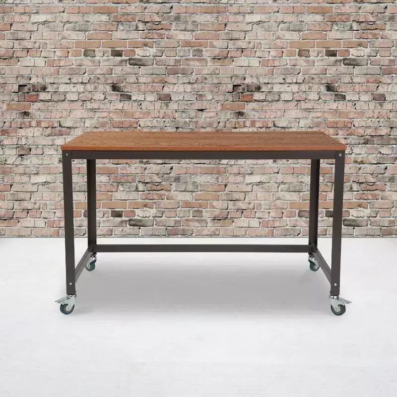 Scrivania per computer industriale in rovere marrone e grigio scuro con ruote bloccabili, singola