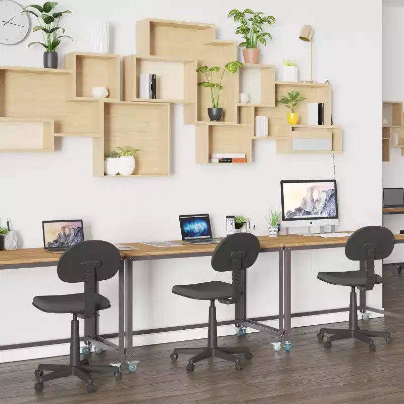 Scrivania per computer industriale in rovere marrone e grigio scuro con ruote bloccabili, singola